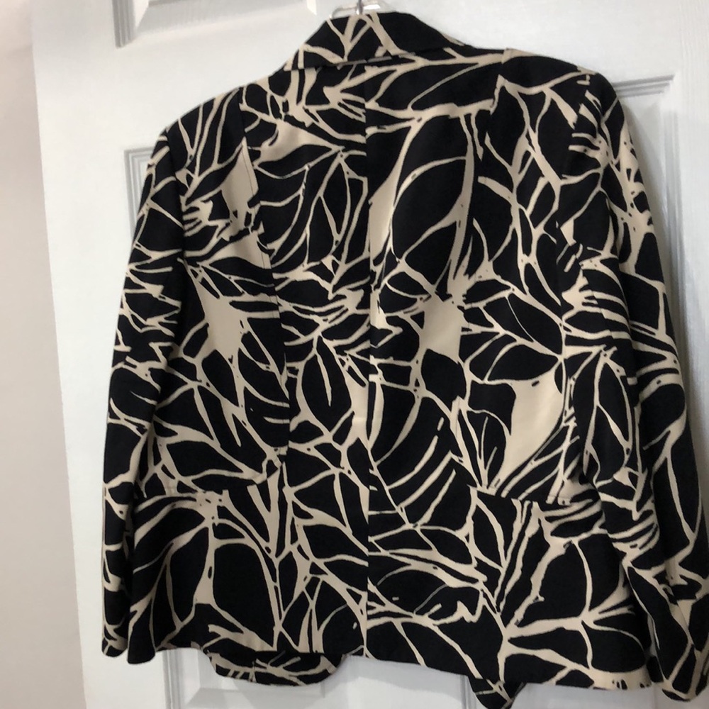 Womens Jacket - Picture 2 of 3